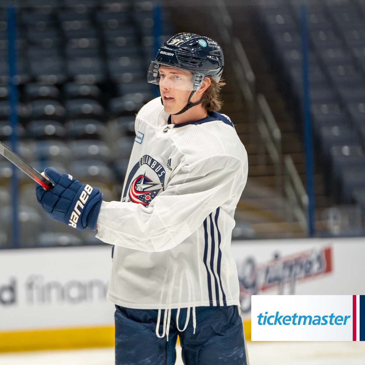 BlueJacketsNHL's tweet photo. Birthday boy 🎉

@Ticketmaster | #CBJ https://t.co/xBVkkdFNAr