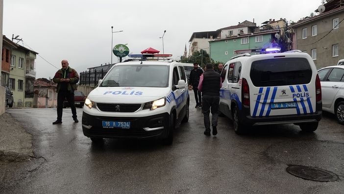 16 yaşındaki genç, amcasını ö.ldürdü.