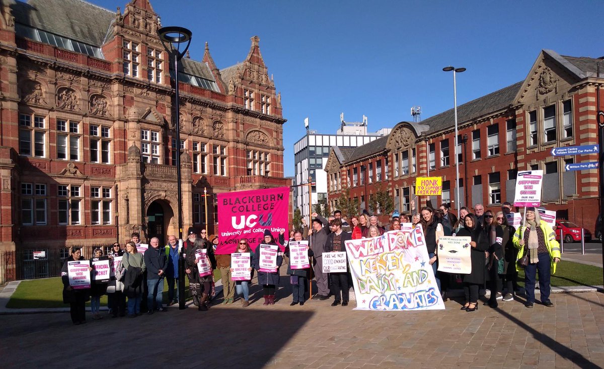 @ucublackburn @janetfarrarUCU @nw_ucu @Maxine4UCUVP great day 8 still strong, still loud, still holding the line whilst cheering on our graduates #HoldtheLine #RespectFE #solidarity