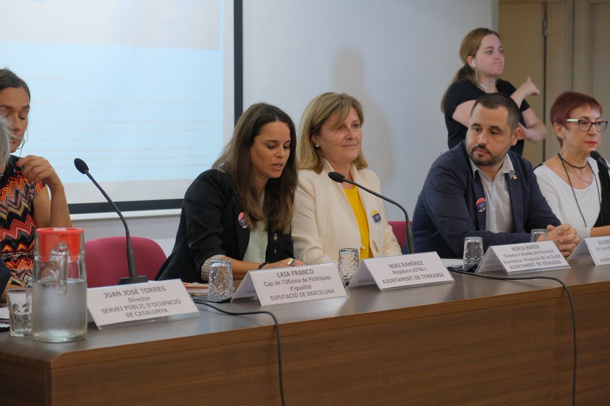 ajterrassa's tweet photo. 🏳️⚧️ Avui hem acollit a #Terrassa el #Transinlab, una jornada adreçada a conèixer la realitat de les #PersonesTrans en l'àmbit laboral, obtenir recursos, detectar oportunitats i reptes de millora en matèria d'#ocupació. https://t.co/IWRlYasyIV