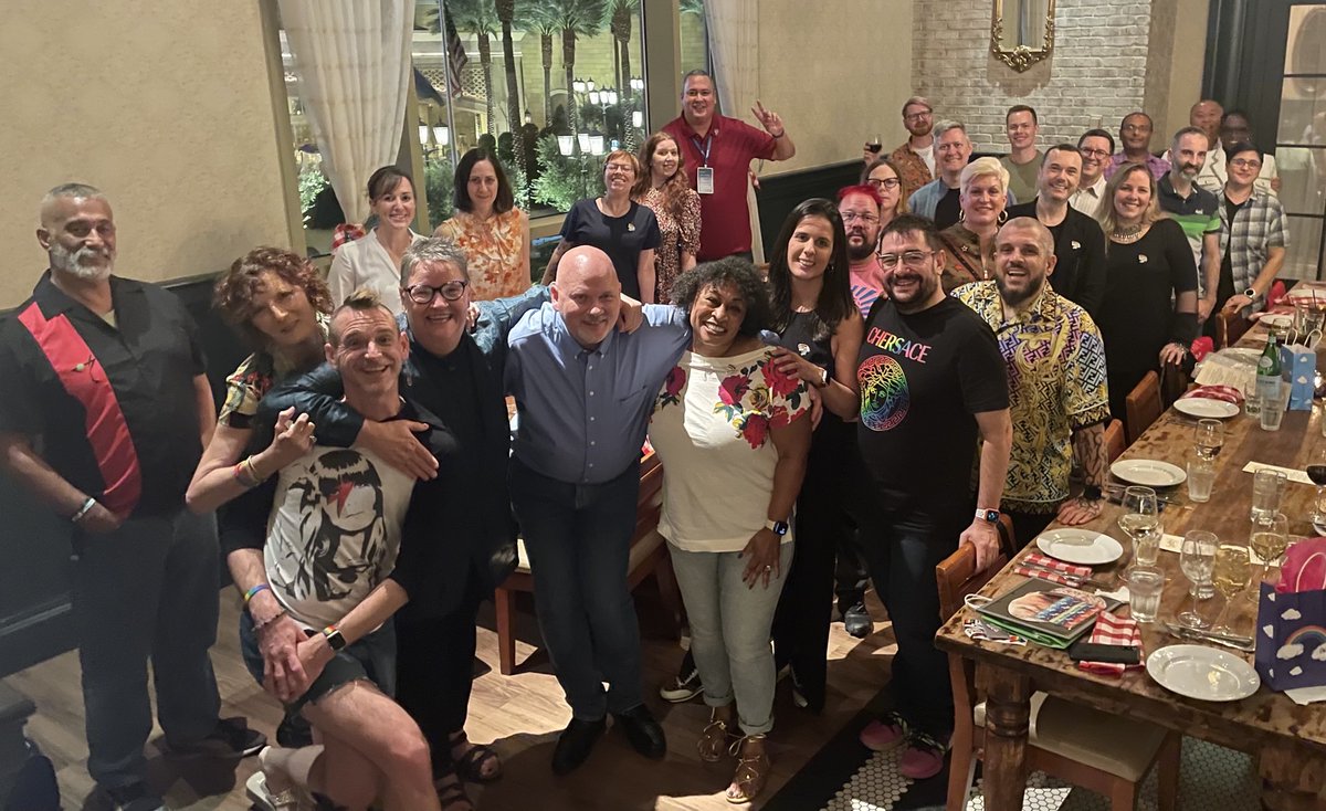OracleInclusion's tweet photo. The view from our @Oracle group dinner honoring our OPEN (Oracle #Pride Employee Network) members &amp; allies here at #OutAndEqual Workplace Advocate Summit in #LasVegas 🥳 #OESummit2022 https://t.co/1g5kBUxnko