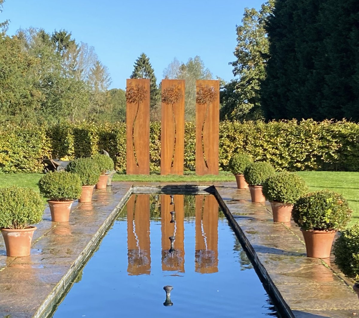 We installed some ‘Make a Wish’ panels for <a href="/TheGardenBarn1/">The Garden Barn</a> – a #weddingvenue in Suffolk – last week. We hope wedding parties and visitors to the gardens enjoy them for many years to come!
#scuplture #art #makeawish #dandelion #cortensteelsculpture #gardenart #gardensculpture