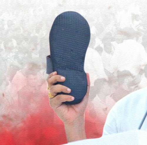 EchoOfPK's tweet photo. Hopefully @ysjagan Government will not Ban sandals in AP.

#APNeedsPawanKalyam 
#YCPCriminalPolitics https://t.co/YurRSlTtIA