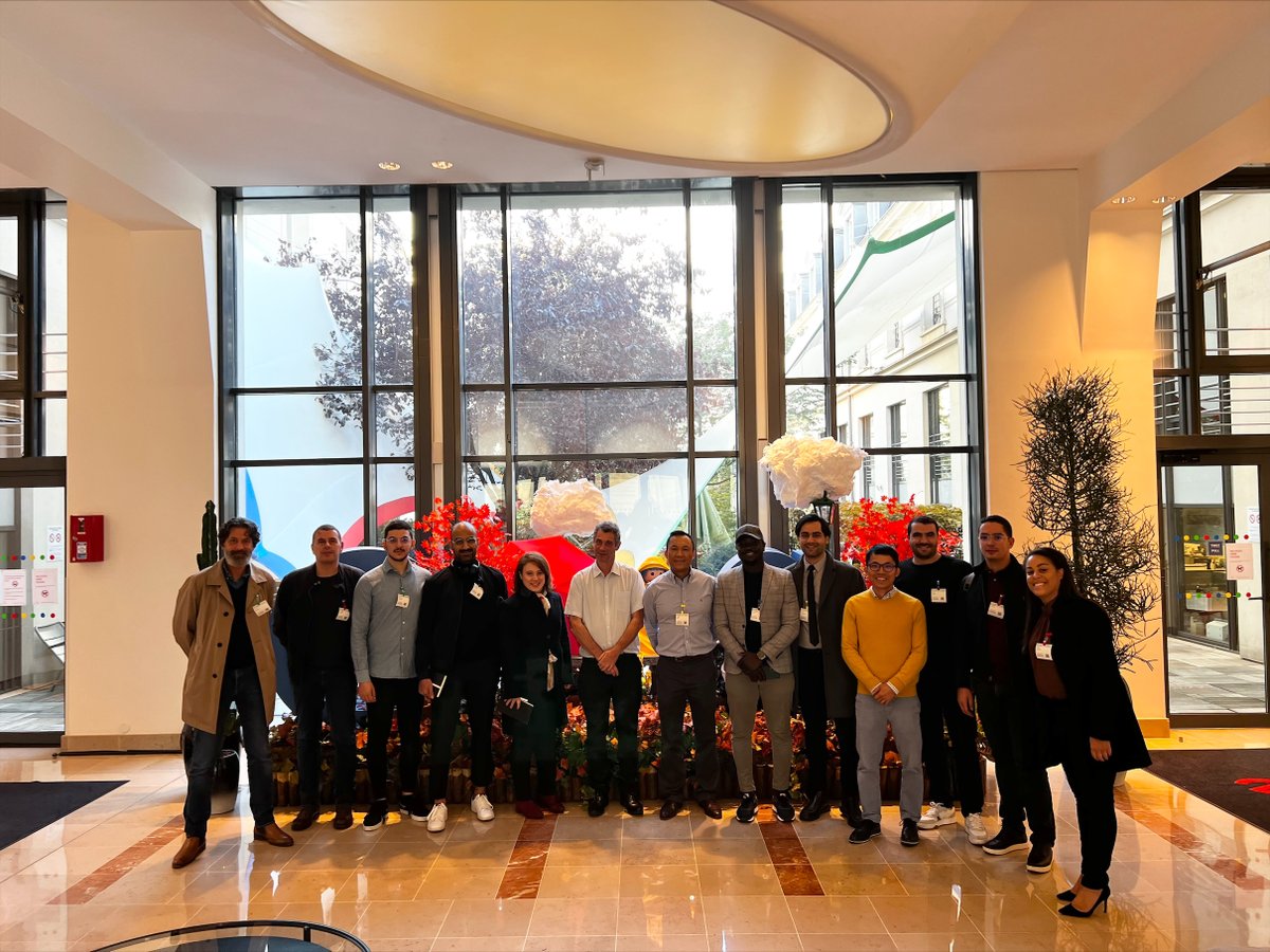 Epsilondatamktg's tweet photo. [EPSILON x GOOGLE]
Merci à @GoogleFR d'avoir accueilli nos certifiés #GoogleCloud lors d'une matinée dédiée.
Nous sommes fiers de ce partenariat grandissant et d'être le 1er partner Google en France à proposer une offre combinant le meilleur de GCP &amp; GMP.
#EveryInteractionCounts https://t.co/wTyDtXRdgY