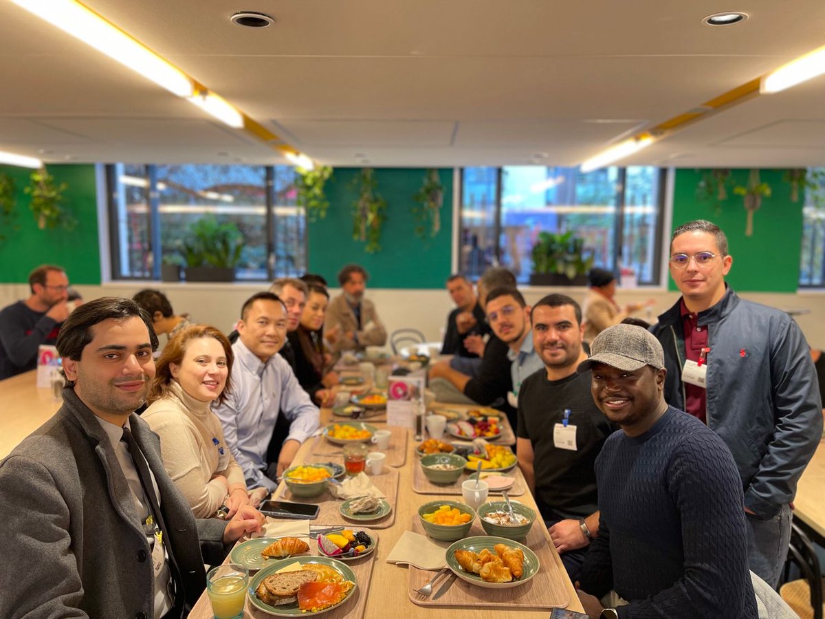 [EPSILON x GOOGLE]
Merci à <a href="/GoogleFR/">Google FR</a> d'avoir accueilli nos certifiés #GoogleCloud lors d'une matinée dédiée.
Nous sommes fiers de ce partenariat grandissant et d'être le 1er partner Google en France à proposer une offre combinant le meilleur de GCP &amp; GMP.
#EveryInteractionCounts