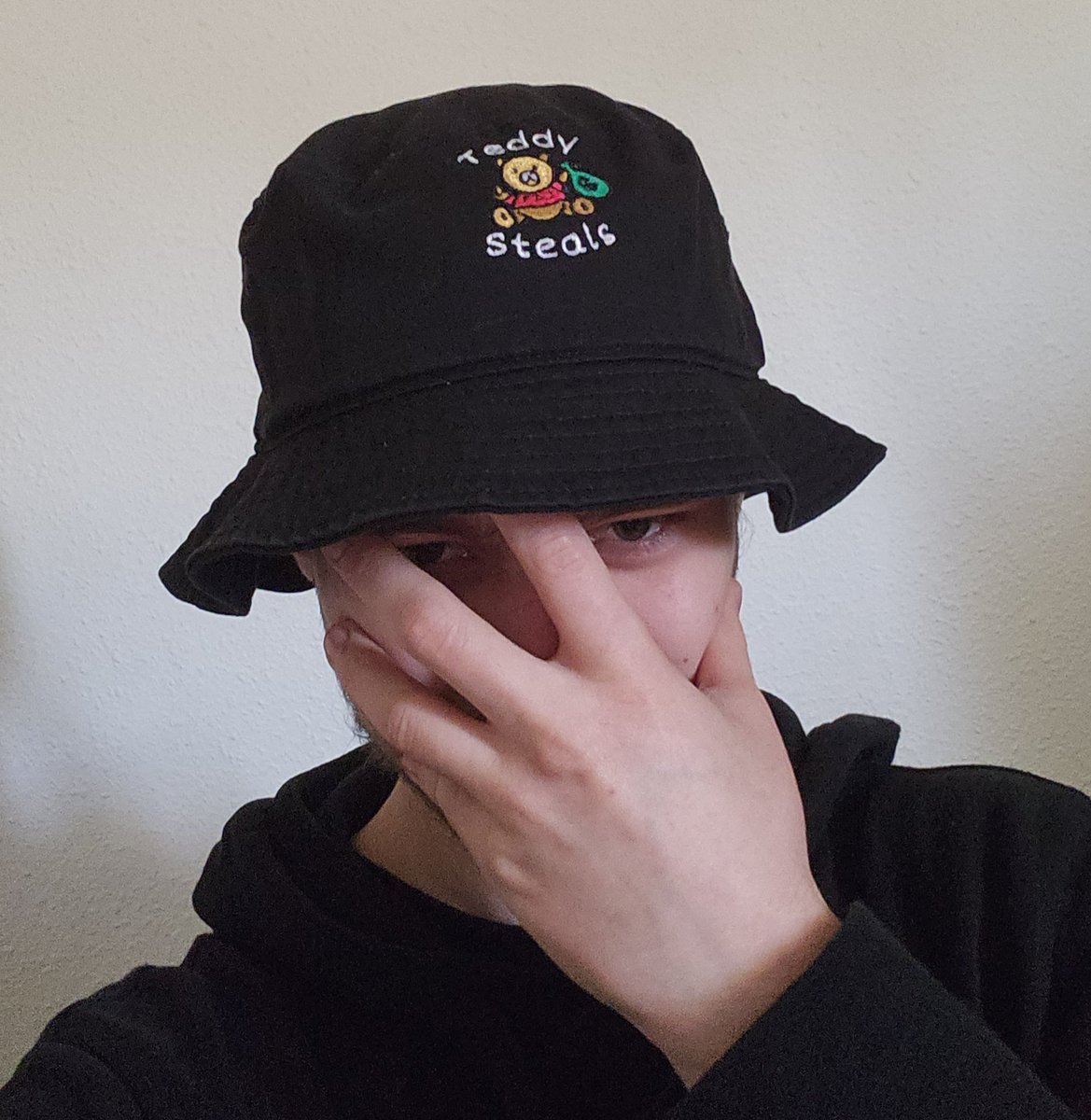 VidamineYT's tweet photo. Got that Teddy Steals merch. @SalvoPancakes @KEEMSTAR @thekeemstarshow https://t.co/3LCJHqHacl