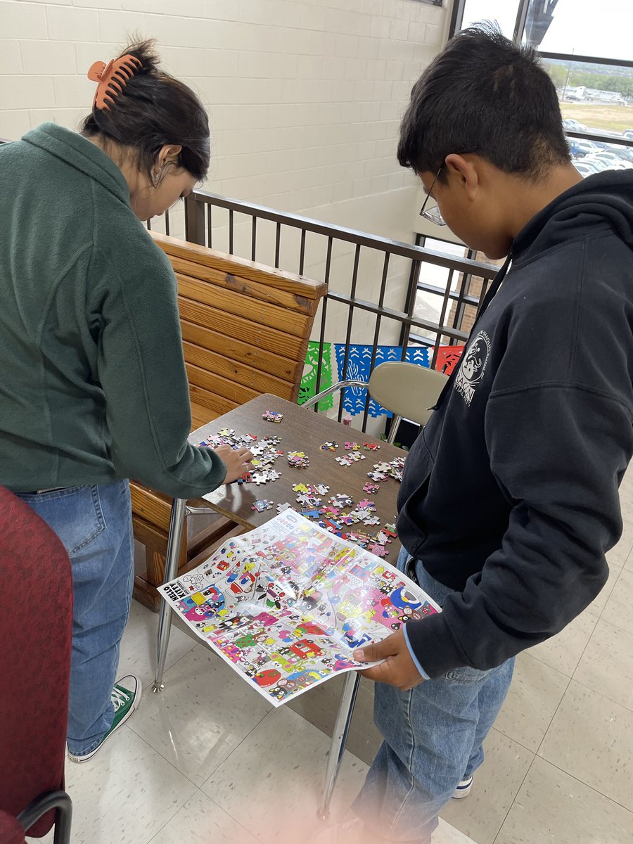 CareyAMcCarthy's tweet image. Skills and strategies day is for de-stressing and community building  with puzzles and games. @NISDComArts @NISD @CAHS_Media