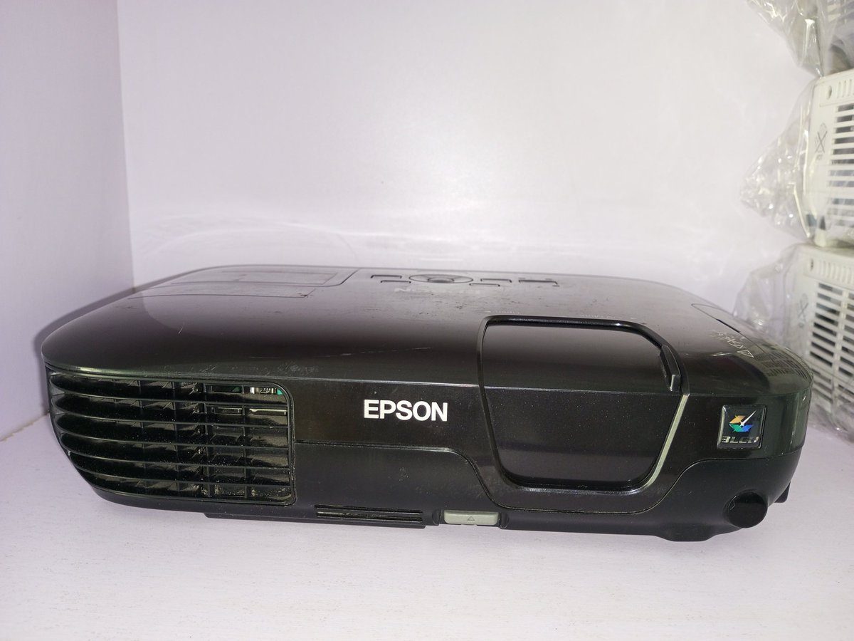BestProjectplug's tweet image. The Epson PowerLite 1220 Projector is a XGA Conference Room Projector. This lamp based projector is capable of displaying 2,600 Lumens at its brightest setting with a native resolution of 1024x768.Call/WhatsApp ☎️ 07041816875 or visit our office physically.