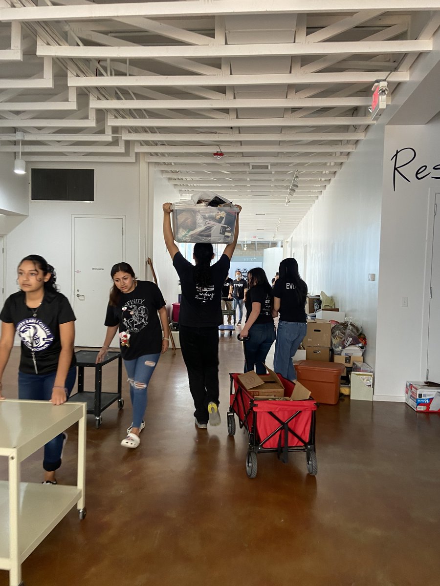 Last Friday, 25 Infinity students helped out at Creativity Shell helping them organize their new location. They loved our students and look forward to getting their help again. #TCOB #ncisd #GoKnights