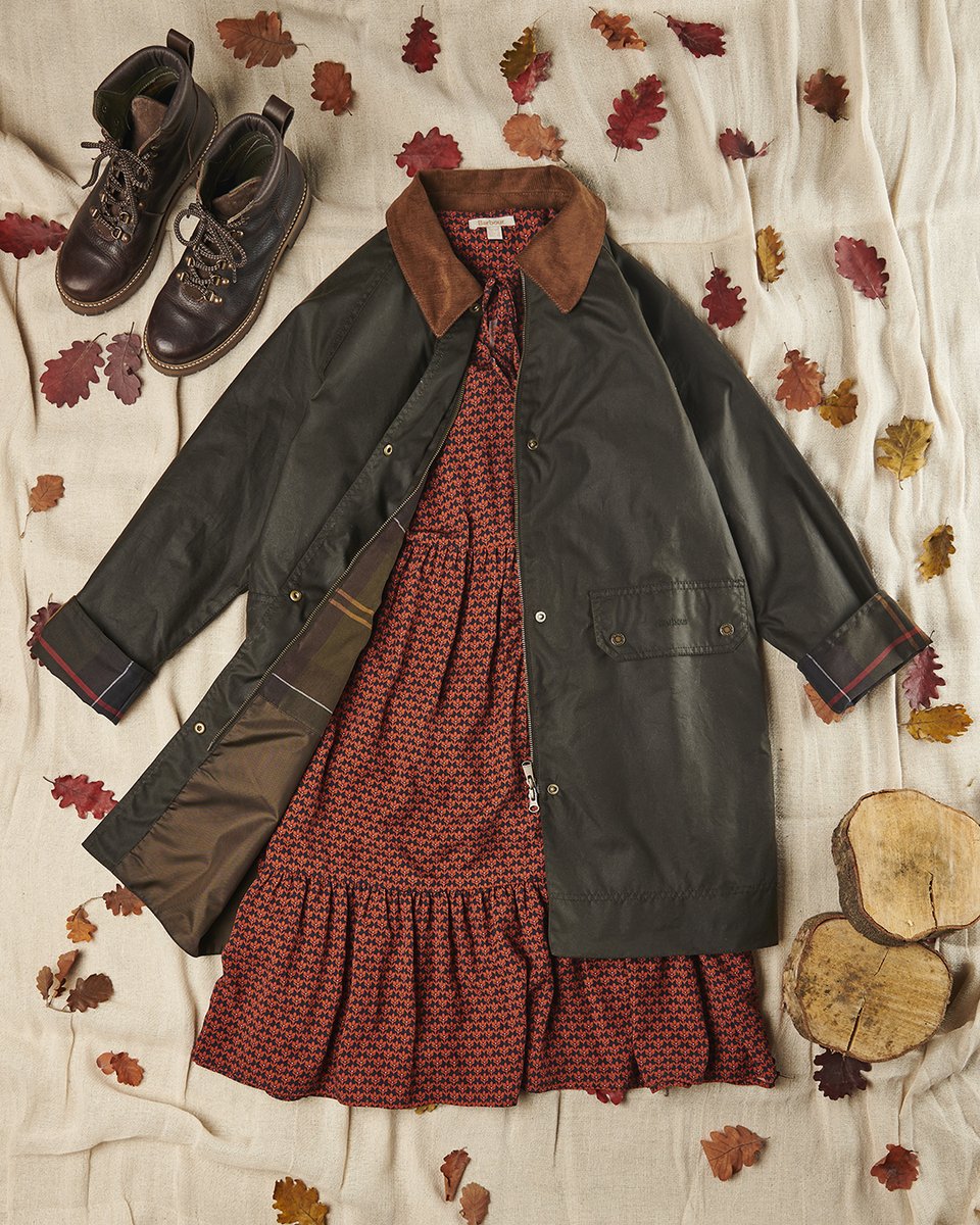 Barbour's tweet photo. Designed with practicality in mind, the Explorer range pays homage to the countryside made up of earthy neutral tones.

Discover the Explorer collection as styled by Marina and Ben Fogle here: https://t.co/GBPMq5dm8L #BarbourExplorer https://t.co/aZcr60shmB