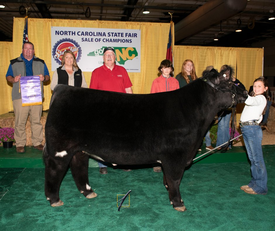NCAgriculture's tweet photo. Each year during the @NCStateFair, there are many Got to Be NC livestock shows, one of which is the Sale of Champions.

The Sale of Champions is when businesses bid on champion animals from previous livestock shows. Learn more on our FB page! #NCRaised #GotToBeNC #NCAgriculture https://t.co/UcyNh4qjSO