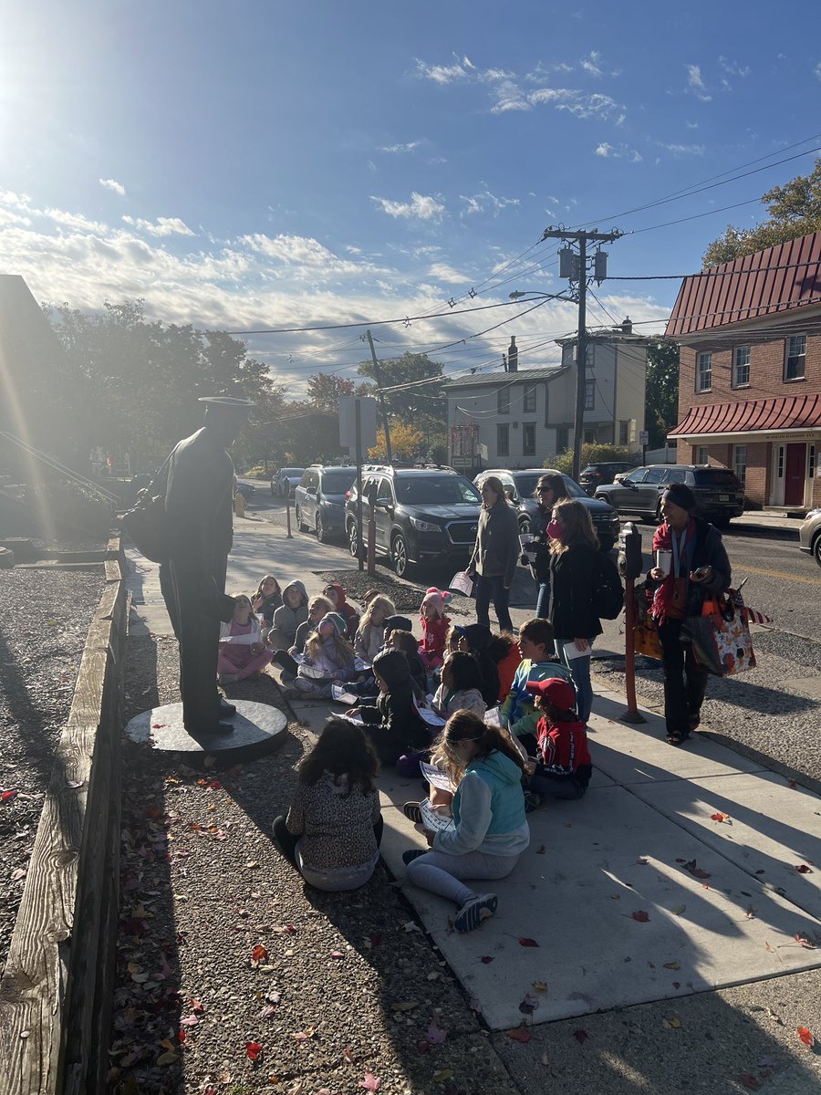 Our walking field trip today throughout town with <a href="/host08033/">HOST 08033</a>