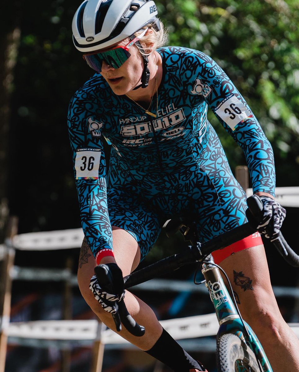 ElielCycling's tweet photo. Cross season is here ๐ค and Ivy Audrain is looking clean ๐งผ in her #SquidSeparates set up ๐ฅ
#ElielCycling
๐ธ Brett Rothmeyer https://t.co/ZpUroWPVt0