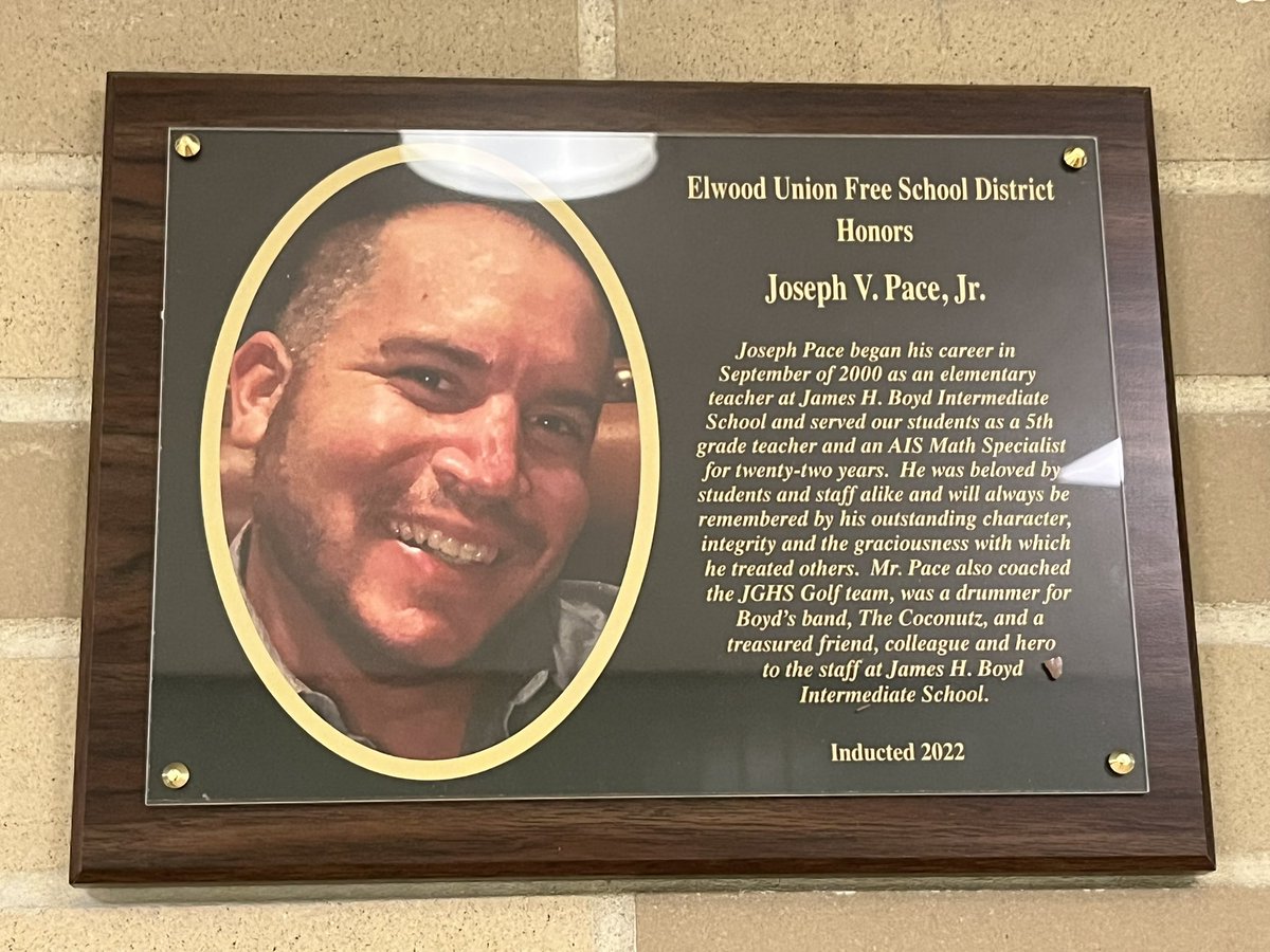 GreatNeck_Super's tweet photo. The first Boyd (J)MVP Assembly in honor of Mr. Joe Pace. We are so pleased both his family and school family were able to attend. @elissatoubin #JMVP #ElwoodPride https://t.co/G1NLlMzkcp