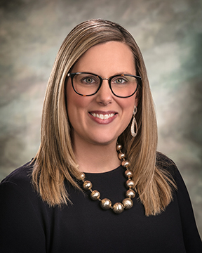 BearcatBash22's tweet photo. Community leader from @Mosaic_LifeCare and hooper @MJcoop83 has joined our celebrity hoops game! Welcome Megan! https://t.co/V14oYGhGfw