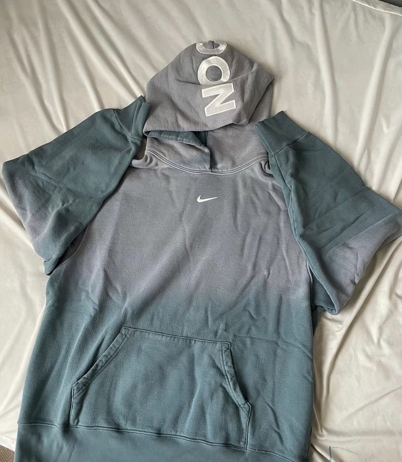 meshmonitors_'s tweet photo. First look: Drake x NOCTA x Nike hoodie and sweatpants.

Reportedly dropping soon👀 https://t.co/PlPxu8h59n
