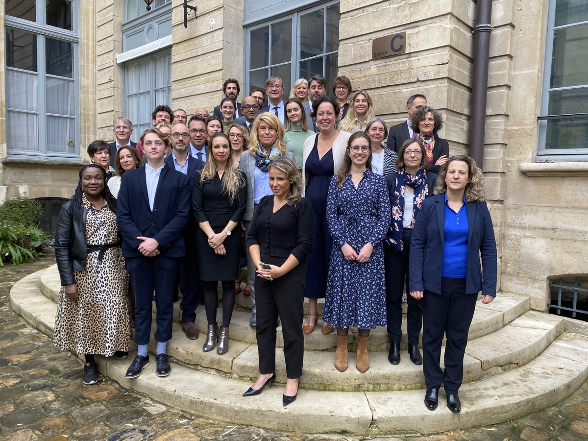ObsTerritoria's tweet image. Le Jury du #PrixTERRITORIA2022 a délibéré !🏆
Réuni sous la présidence de @ChristopheBechu, en présence de @FaureDominique, le jury du Prix TERRITORIA 2022 a distingué ce matin 55 lauréats parmi les 180 candidatures déposées : 19 TERRITORIA Or🥇, 20 Argent🥈et 16 Bronze.🥉