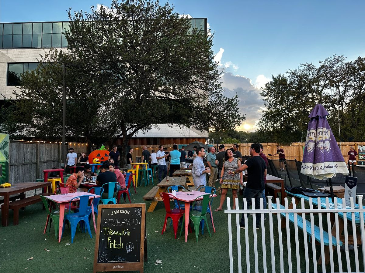 MethodFinancial's tweet photo. We recently hosted our very first #happyhour with This Week In Fintech! We had such a blast connecting with other developers and investors — and we were able to raise money for @nature_org. Thanks to @grasshopperbank and Hitch for hosting with us! https://t.co/2auR0tfION