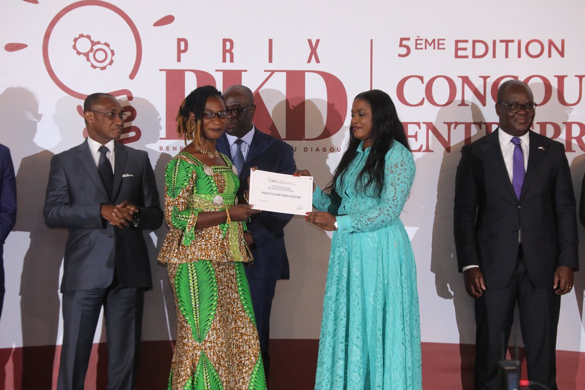 SODECIofficiel's tweet photo. #PrixBJKD
A l’issu du concours, 5 lauréats ont été récompensés :
Grand Prix : attribue à la start up Lika Cosmétiques de la Côte d’Ivoire
2è Prix: Zabbaan du Mali
3è Prix: Mandabio du Sénégal
4è Prix : African Foods Nutrition du Burkina Faso
5è Prix : Pemms de Côte d'Ivoire https://t.co/bMQ6TrPUKW