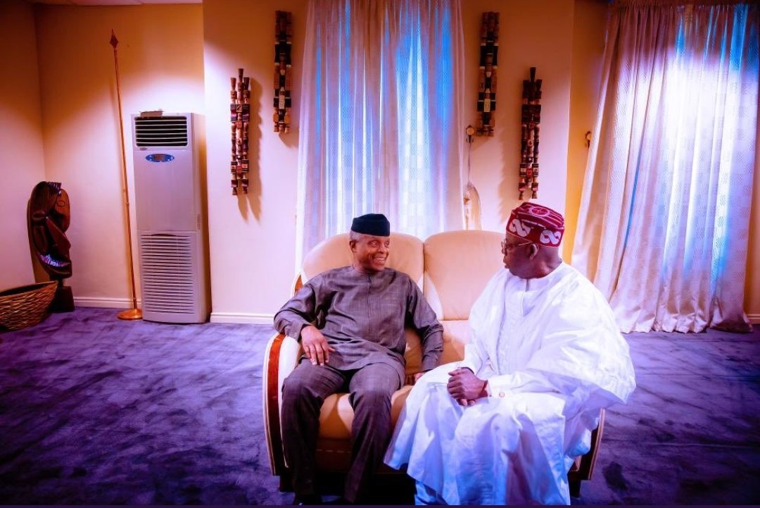 7Olusegun's tweet photo. This is it.
One-on-one with the 🌟Boy.
Osinbajo and Tinubu in a chit-chat

All the naysayers and oversabi vuvuzelas, come and see for yourself.
#Osinbajonated #OsinbajoPeople
#BAT2023 #BATKSM2023

Thank you @tolanialli, you are always magical with the camera 📸 lens ☀️ https://t.co/SfWYpcXbn0