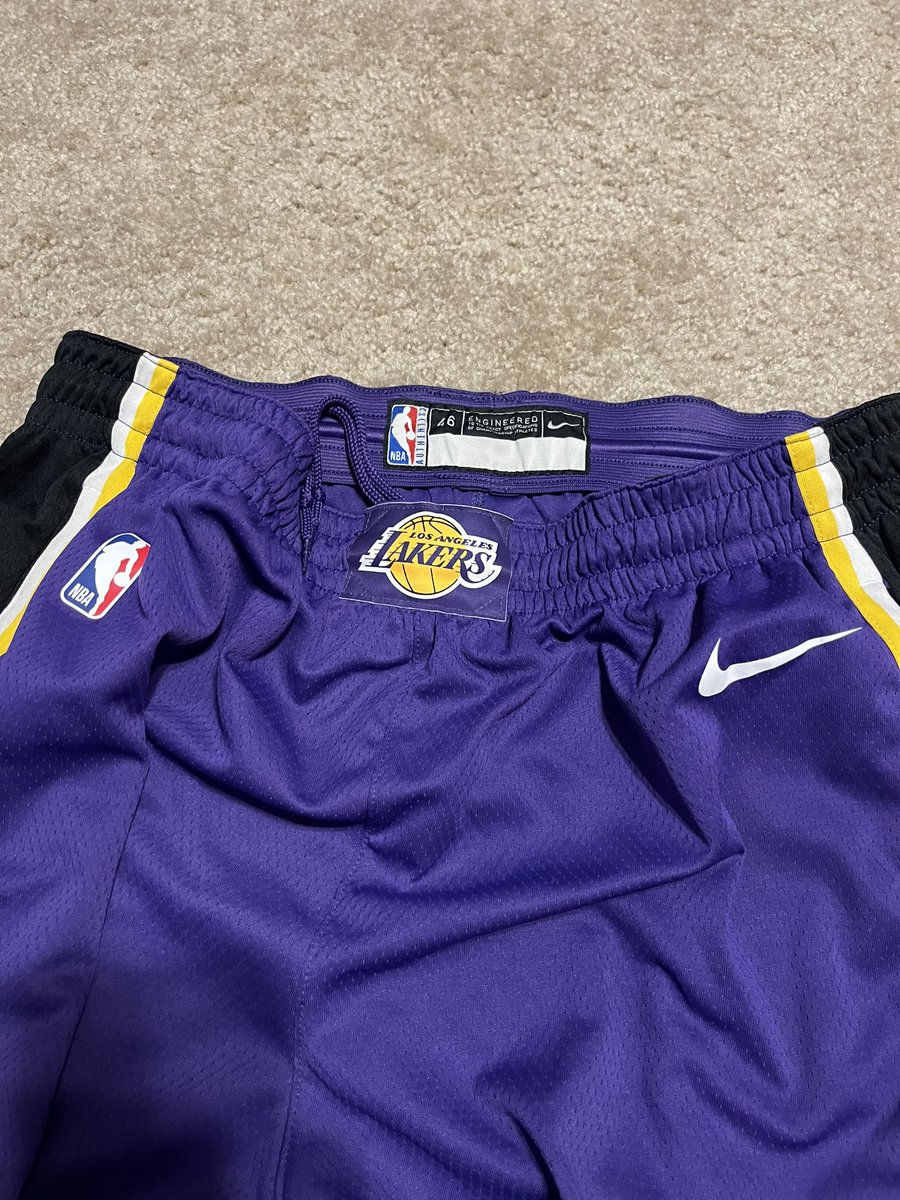 DMND21's tweet photo. Authentic 2XL $100 https://t.co/SioyhbxGSg
