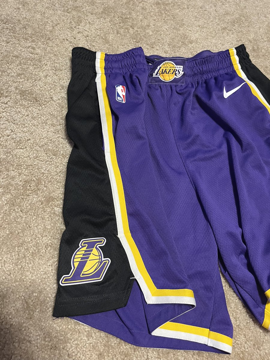 DMND21's tweet photo. Authentic 2XL $100 https://t.co/SioyhbxGSg