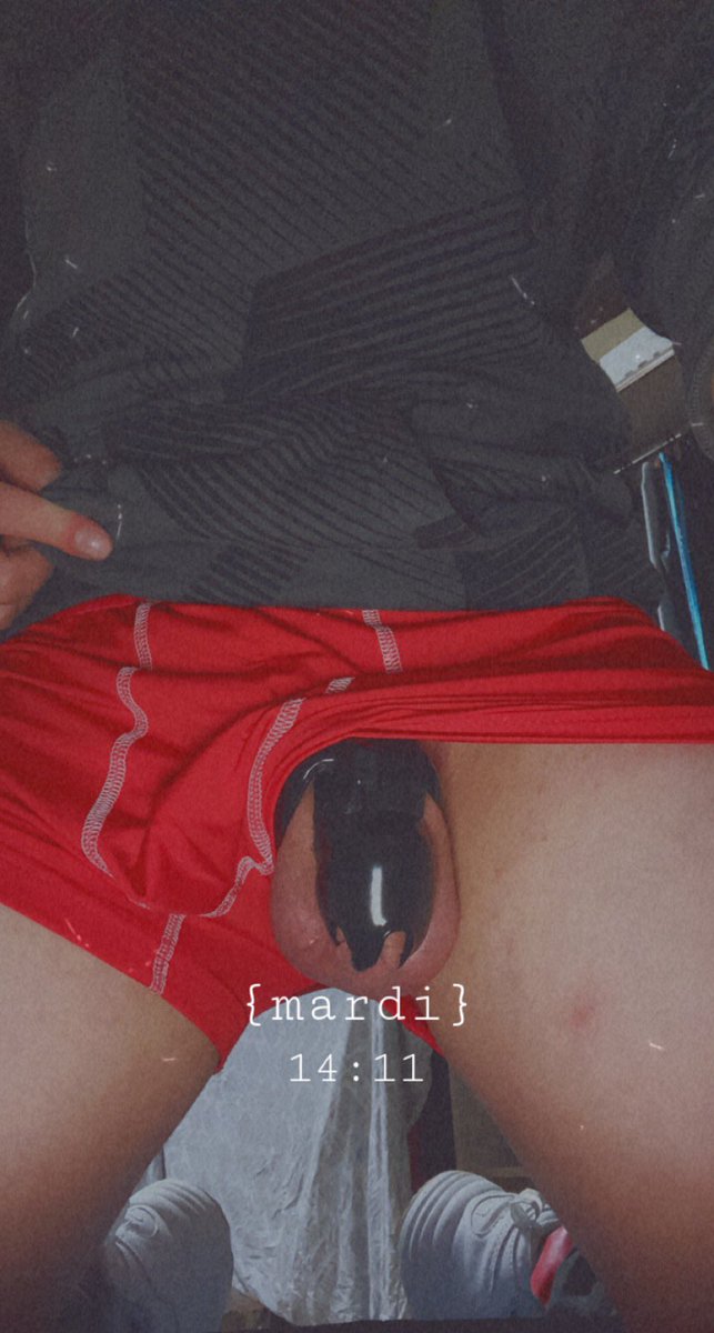 Guys4friends's tweet photo. Une bonne lope se touche pas elle fait avec se que son #domis lui donne 💪👌
#cockcage #locktober #chastity #slave #lopegay https://t.co/hTN08BclT6