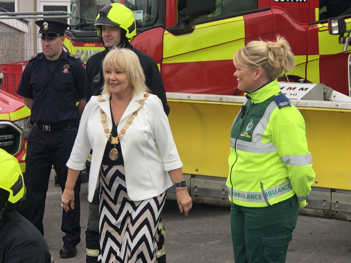 Weather warnings in place. We have the latest with members of the emergency services. See <a href="/VirginMediaNews/">Virgin Media News</a> <a href="/5/">Reserved</a>.30 &amp; 7 <a href="/deirdreforde/">Deirdre FORDE</a> <a href="/CorkCityFire/">Cork City Fire Brigade</a> <a href="/corkcountyfire/">Cork County Fire Service</a> <a href="/GardaTraffic/">An Garda Síochána</a> <a href="/AmbulanceNAS/">National Ambulance Service 🇮🇪🚑</a> <a href="/MetEireann/">Met Éireann</a> <a href="/CorkSafetyAlert/">Cork Safety Alerts</a> <a href="/corkcitycouncil/">Cork City Council</a> <a href="/Corkcoco/">Cork County Council</a> <a href="/emergencytimes/">Emergency Times</a>