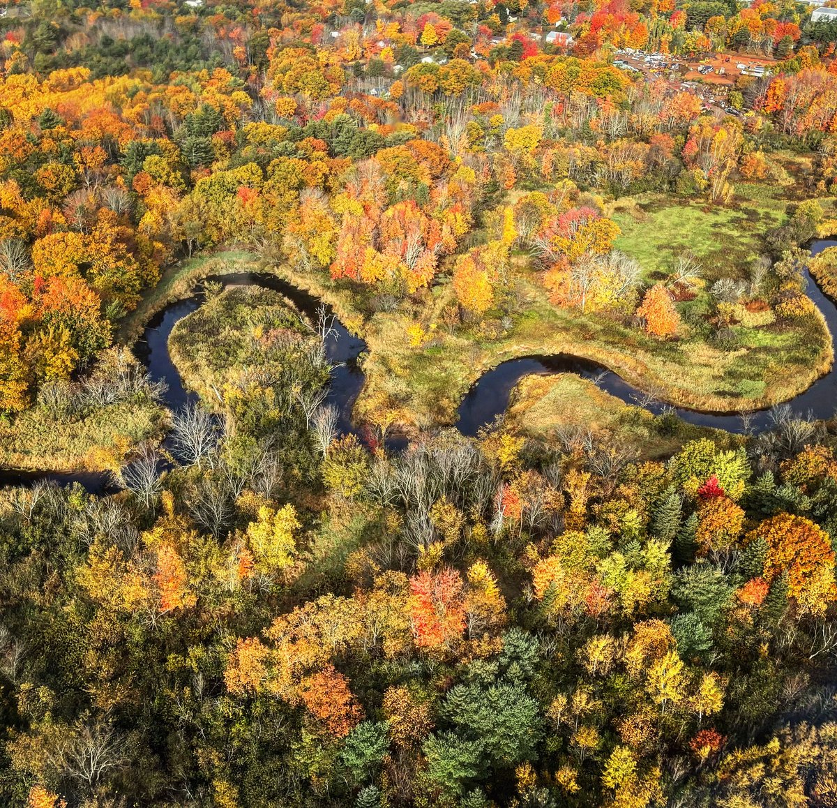 MaeganPN's tweet photo. Annapolis Valley from above #nsleafwatch https://t.co/ddpruqtWxI