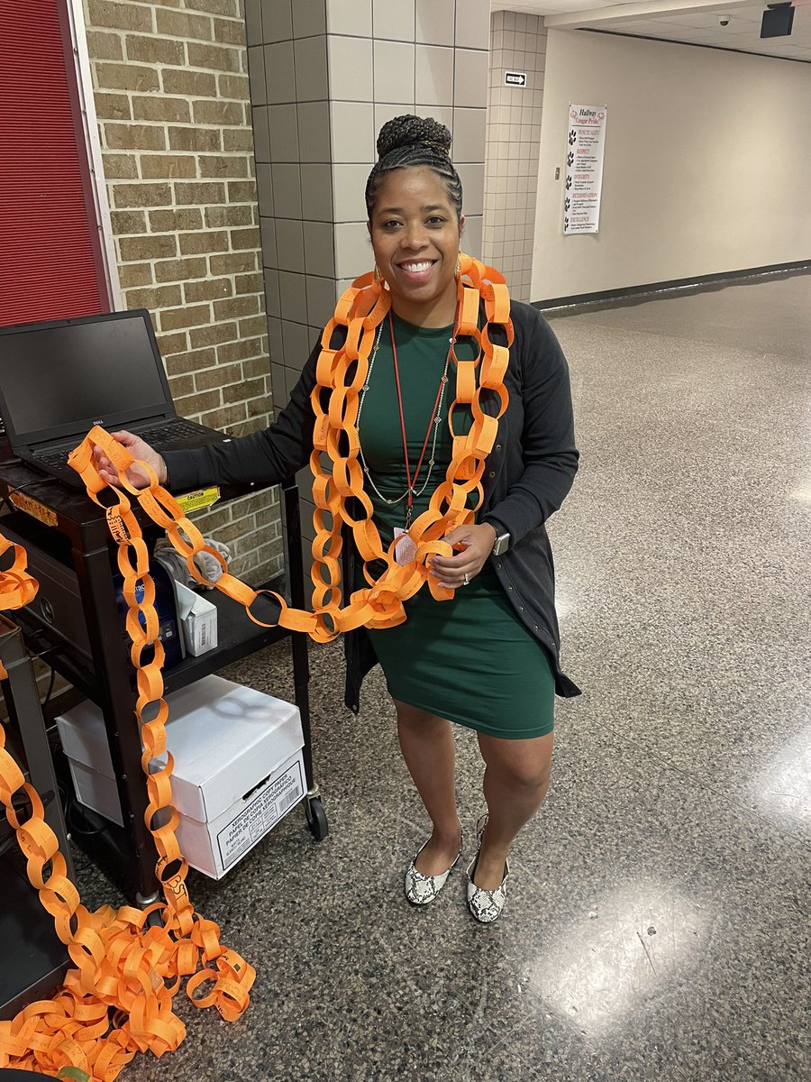 Mrs. Hall is ready for Unity Day tomorrow. The paper chain she is wearing is filled with great messages from students about their intent to help @CrosbyMSCougars stay bully free! #UnityDay2022 #BetterTogether @CrosbyISD @kellgobe