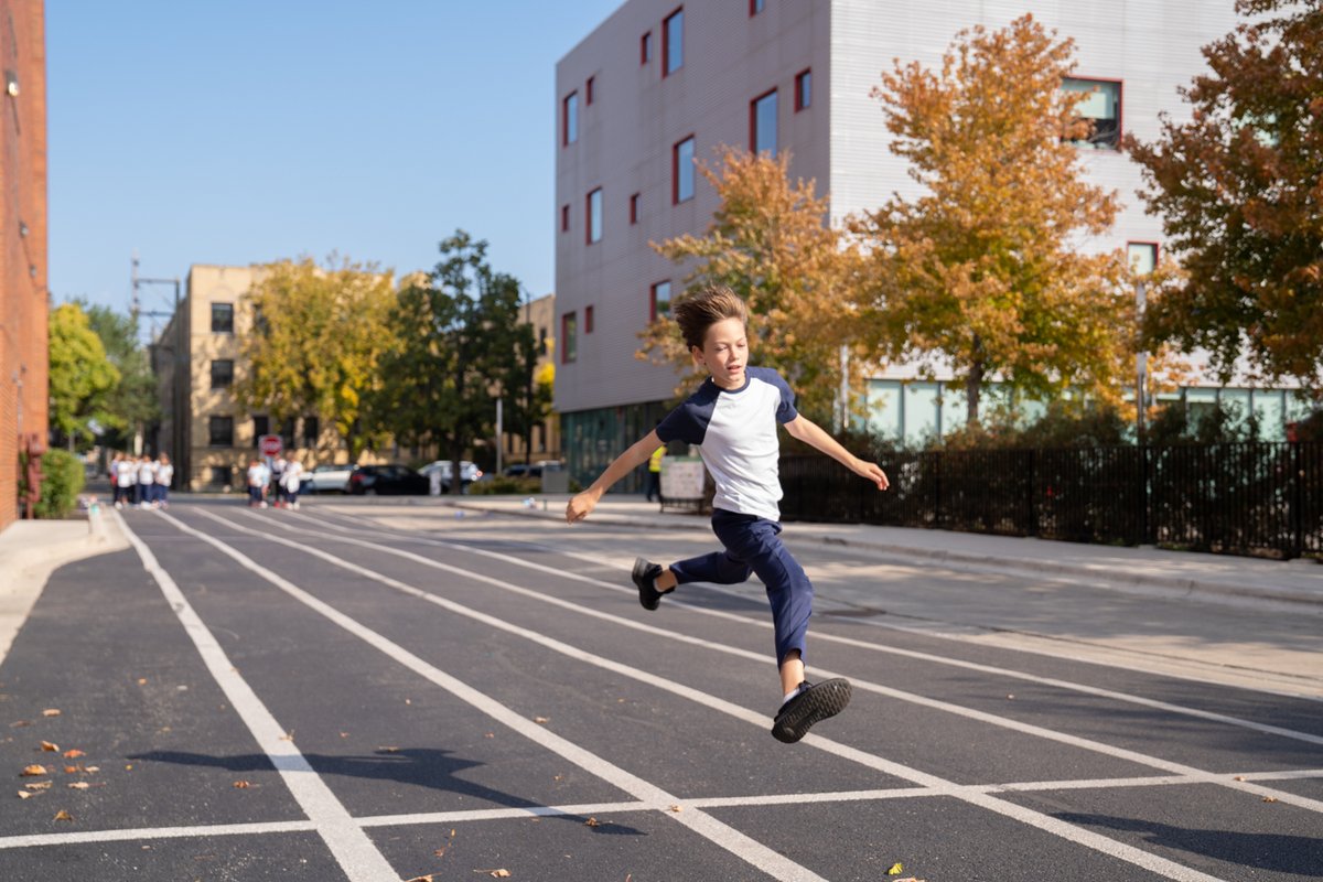 lyceechicago's tweet image. Teachers usually tell students to take their time in class, but sometimes we need a change of pace! #JoyOfLearning #SportsLife #ItsAnElementaryThing #LycéeJourney