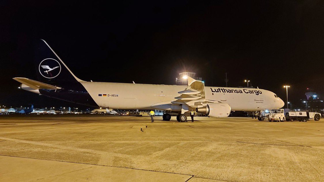 CityAviation's tweet photo. Last night we welcomed our new customer - Lufthansa Cargo. We are proud to be handling their new A321PFs on a nightly FRA-BHX-DUB-FRA rotation. Fantastic aircraft and great people to work with. And of course an ontime departure!
#bhx #aircargo #aircargologistics #airfreight https://t.co/EEZsorOAdo