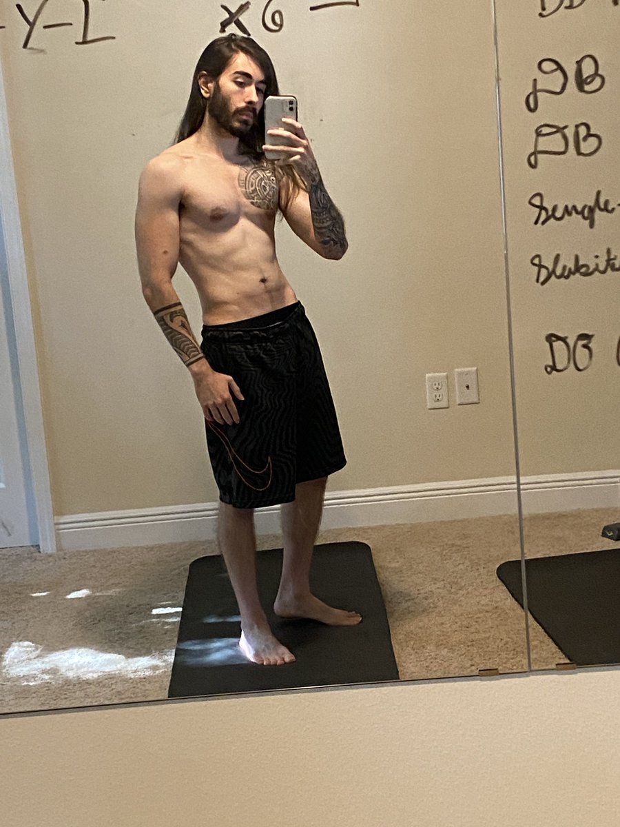 Faking_Life1's tweet photo. “This is the picture I get when I’m not home from the literal Jesus himself, my beautiful beautiful Jesus.” @M0ISTCHARLIE https://t.co/QtiERaZexH