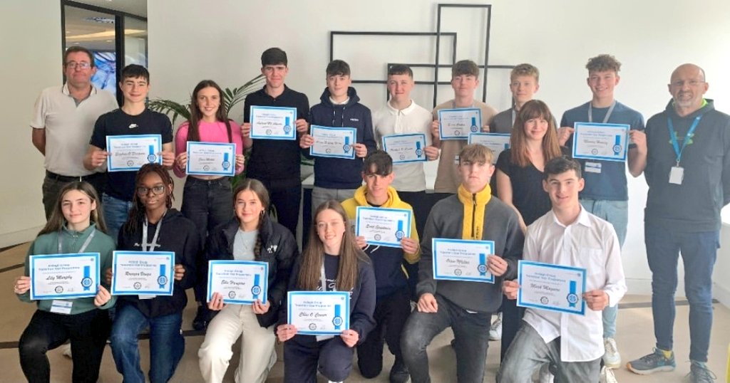 TYColaisteBride's tweet image. Thanks to everyone @ArdaghGroup for giving one of our TY students the opportunity of a lifetime...from working in Dublin City to flying to Scotland to visit your facility in Irvine...an invaluable experience! And to top off the week @JohnnySexton #Thankyou #TYworkexperience