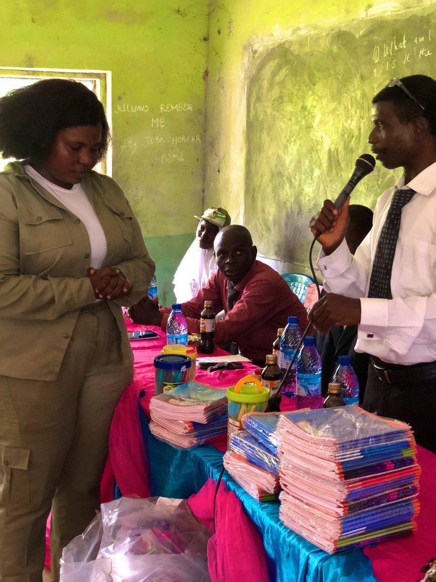 empresslayomi's tweet photo. On the 17th of October @ghfngo in conjunction with ladies forum donated 200pieces of exercise book and pen to all the student of Adu grammar school Ago Amodu Saki east in Oyo state plus 63packs of molped pad to the female student. https://t.co/HlWnCN9Pa5
