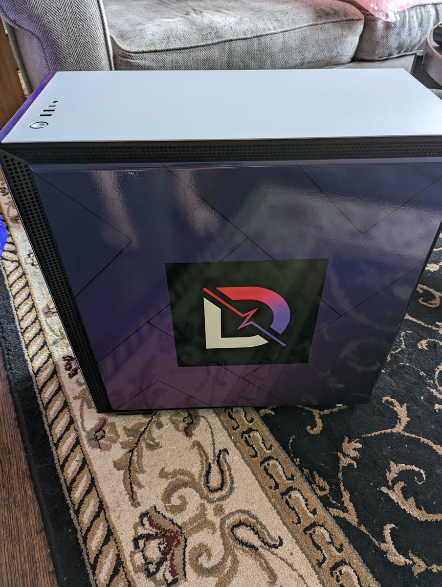 Finally got around to unboxing the computer I won the raffle for during #BAC2021 . It's spectacular. Thank you @DrLupo @MrsDrLupo and the beautiful people at @StJude & @StJudePLAYLIVE for this. Can't wait to play!