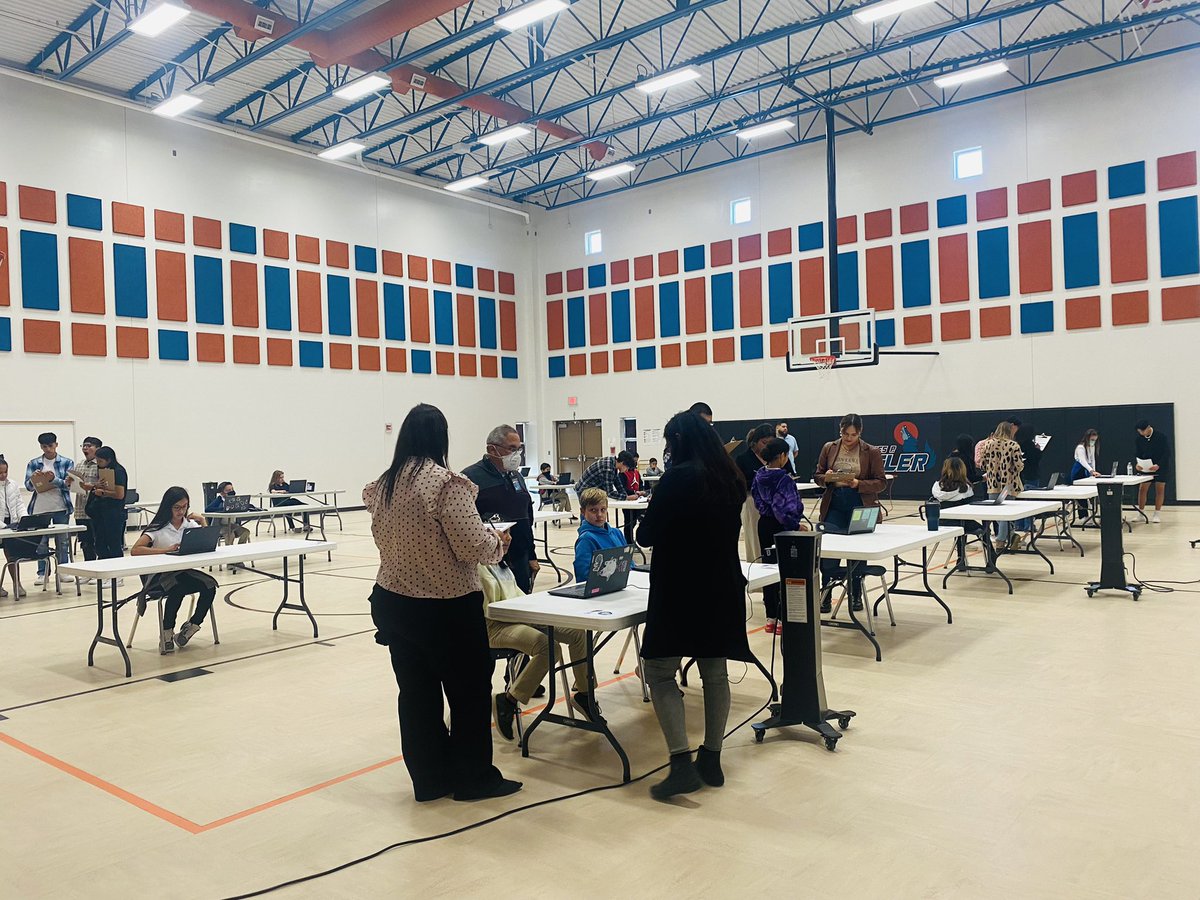 MLerma_PHHS's tweet photo. Spartan Science students judging the James P. Butler Elementary Science Fair!! 👩🏻‍🔬🧬🦠🧪🔬
@M_Duarte_PHHS @PHills_HS @vholguin_PHHS @MRodriguez_BES https://t.co/TkgB8nWfiH