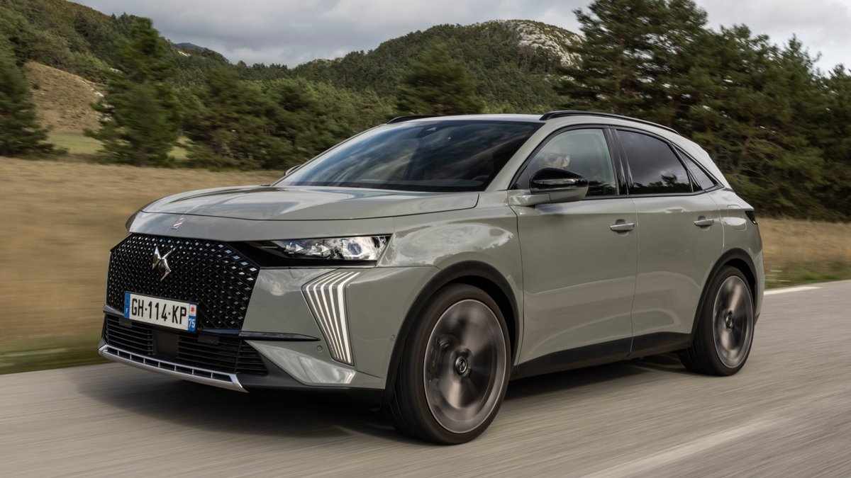 CarChargeruk's tweet photo. DS7 E-TENSE

"Refinement is a journey." - DS

This new SUV combines specialized technology and comfort so you can enjoy driving at its best.

Click the link button to find out more about this vehicle

https://t.co/ni6hCbk5fG https://t.co/kUrGVgdMxK