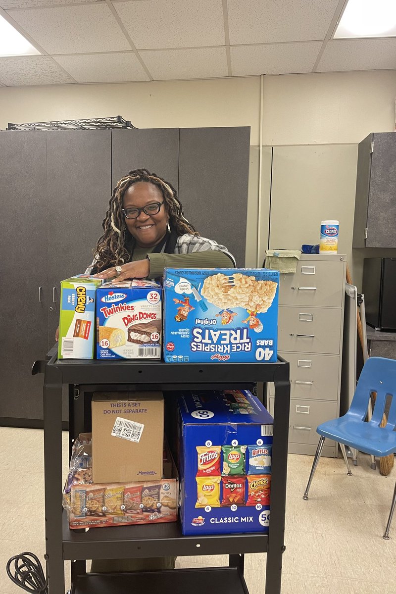 Some weeks back I created a wish list for my teachers here at Teague Middle School. The teachers here work hard everyday and if a snack will brighten their day, snacks it is!! Our Treat box is being filled. We are grateful. @TeagueMS_AISD #AldineConnected #trojanforward