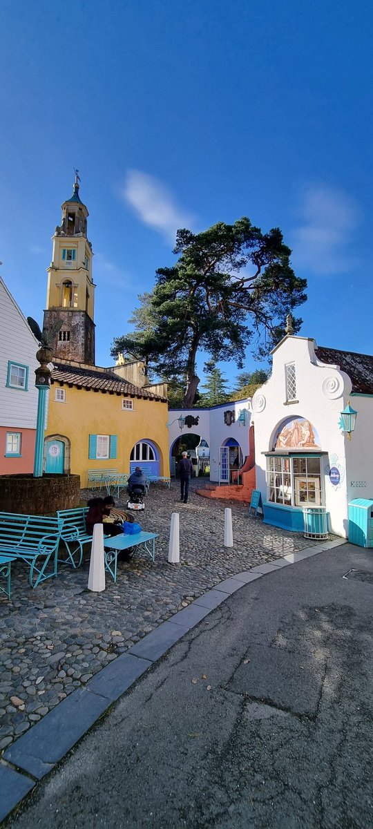 The jewel of #northwales @Portmeirion #portmeirion on a glorious day  @ItsYourWales @visitwales @OnlyNorthWales @jjjj86 @NTSnowdoniaLlyn @NWTBiz #Wales @TrefPorthmadog #sirclough #italian