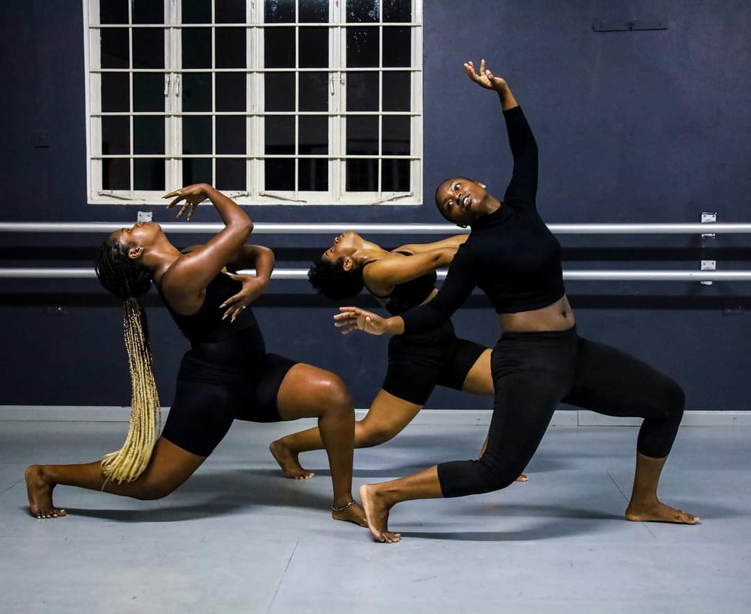 COCODanceFest's tweet photo. One of our feature Choreographers for today is: Ariel Douglas, a Trinbagonian movement artist with 16 years of experience exploring the theoretical and bodily understanding of dance. 
Click the link below to see full bio.
https://t.co/L5rMnp5XQM
#cocodancefestival2022 https://t.co/ObQNVnRLgO