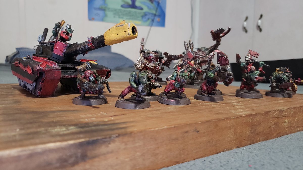 UnluckyRolls's tweet photo. @denicsua Mostly-scratch-made tank, boyz, and killa kans from my Ork army in progress. https://t.co/XLFhJq4EX6