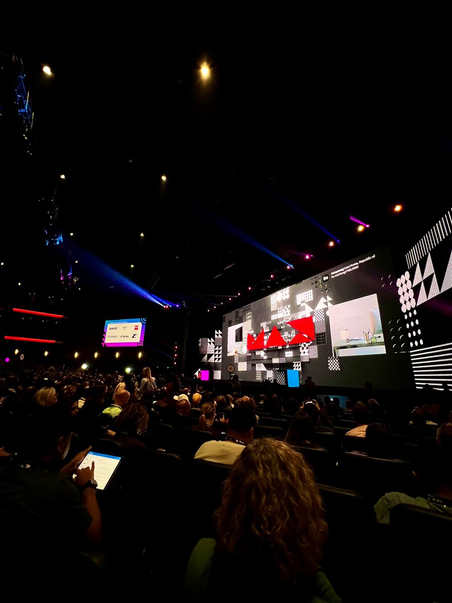 iamEBry's tweet image. Day 1, let’s go! #AdobeMAX2022 @adobemax