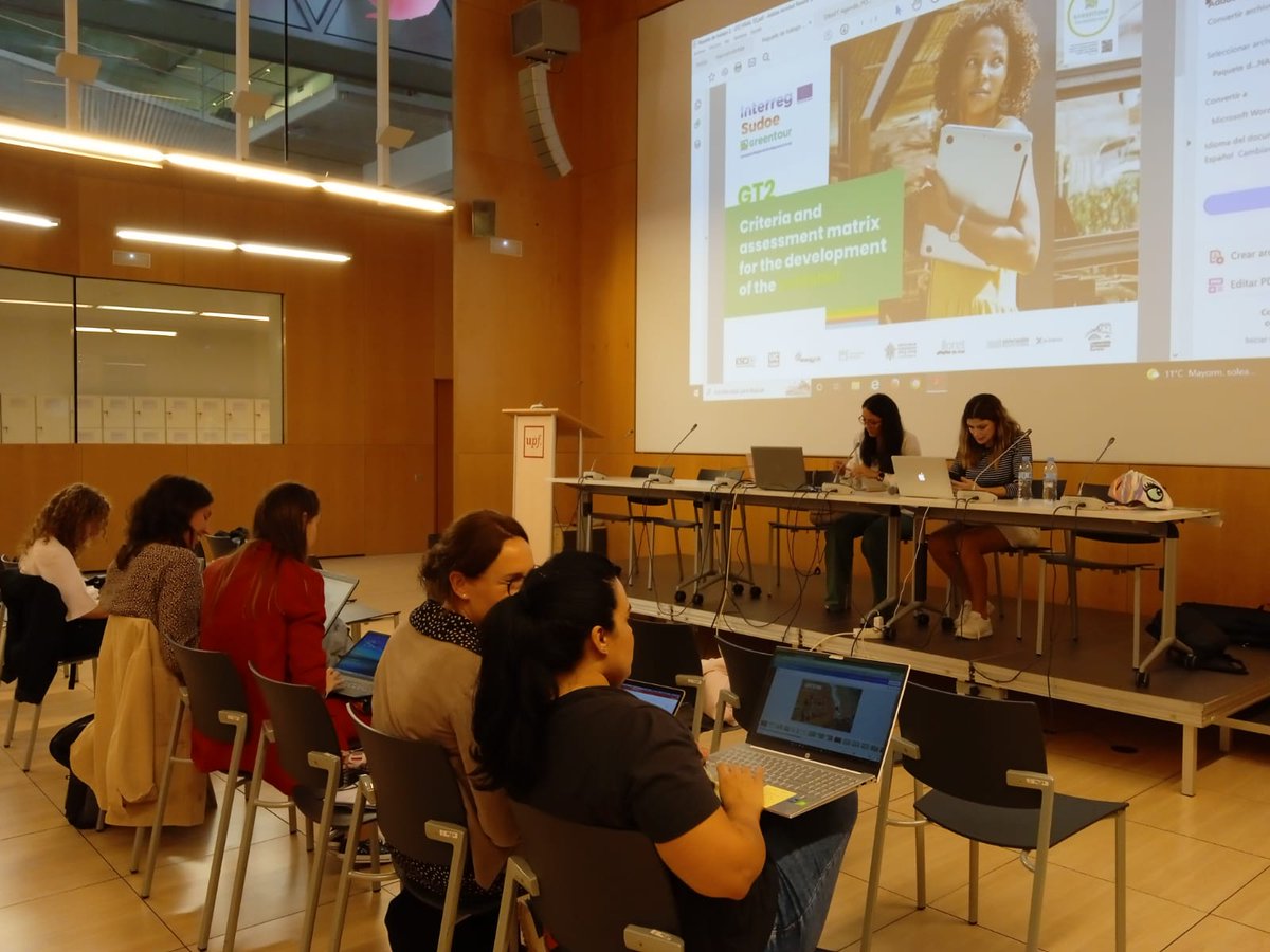 labpaisagem's tweet photo. 📌 O Laboratório da Paisagem de Guimarães presente em mais uma reunião do @GreentourP, que decorre esta terça-feira em Barcelona. 

Conheça melhor o projeto  👉 https://t.co/H3i0tnqxX8

#LabPaisagem #Greentour #Guimaraes #TurismoSustentavel #SustainableTourism https://t.co/HtIhIRdr8O