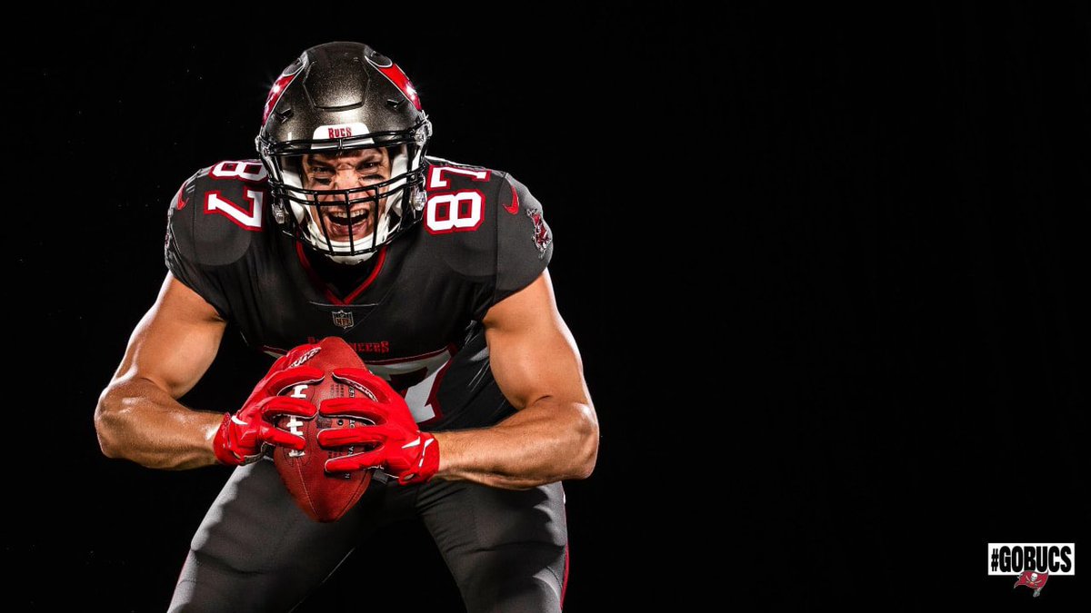 DuvalBrigade's tweet photo. The #DuvalBrigade are so excited to announce that at Halftime of this weeks game with @MarijoeuanaLFFL, Rob Gronkowski will be Inducted into to the Duval Brigade Hall of Fame. Gronk was a massive piece of our 2021 Championship Team and undoubtedly one of the best TE’s ever.#GRONK https://t.co/vN6ASHgBEW