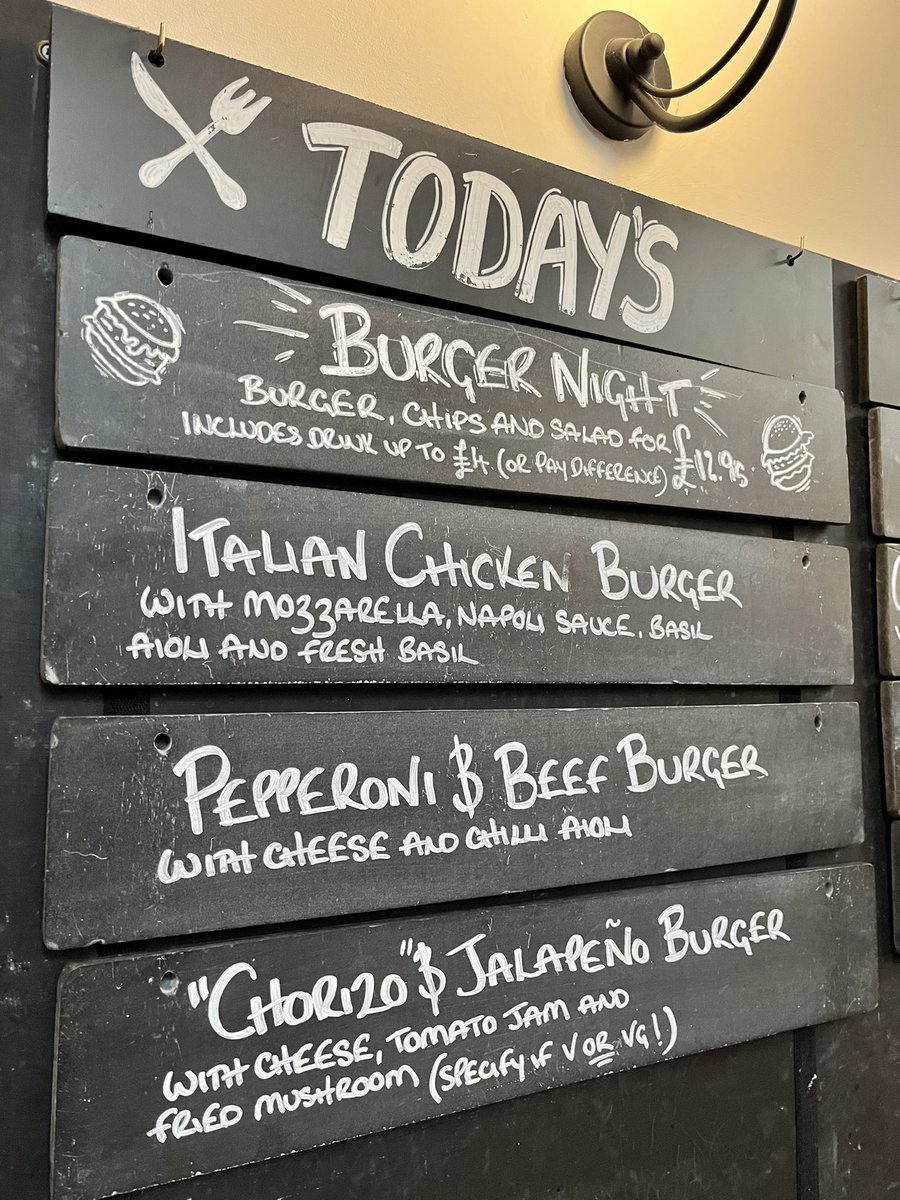 bread_bitter's tweet image. Tonight’s 🍔 menu 🍻👀