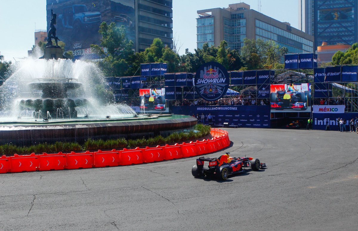 Calling all F1 fans! #NewsFlash: The Red Bull Show Run will be happening very soon in Guadalajara. On October 25, our favorite <a href="/SChecoPerez/">Sergio Pérez</a>, will be racing through the streets of Guadalajara. Get more info here: win.gs/3yzD1D0 #VisitGuadalajara