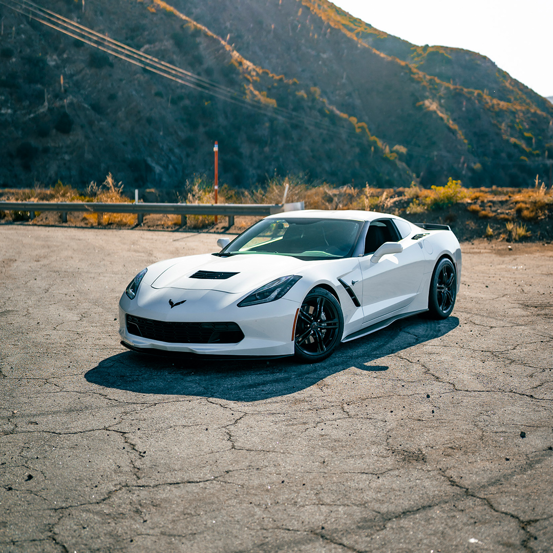 An ultimate eye-catcher. The #CorvetteC7 in Arctic White.​
🏎 Instagram: @ 1mpgee​
📸 Instagram: @ vizuals.png​
#Chevrolet #Corvette #supercar ​#carswithoutlimit #cargram