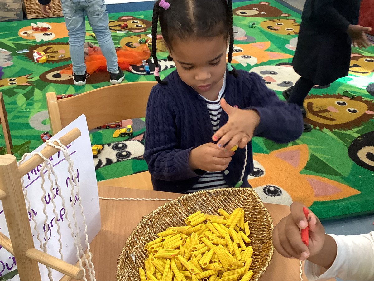 Morningside_ps's tweet photo. #nursery have been making Jamaican necklaces for #blackhistoryweek! We have been reading the stories ‘One Love’ and ‘Every Little Thing’ by Bob Marley during #Blackhistorymonth2022 #eyfs #psed #knowledgeandunderstandingoftheworld https://t.co/5gJzPUJIul