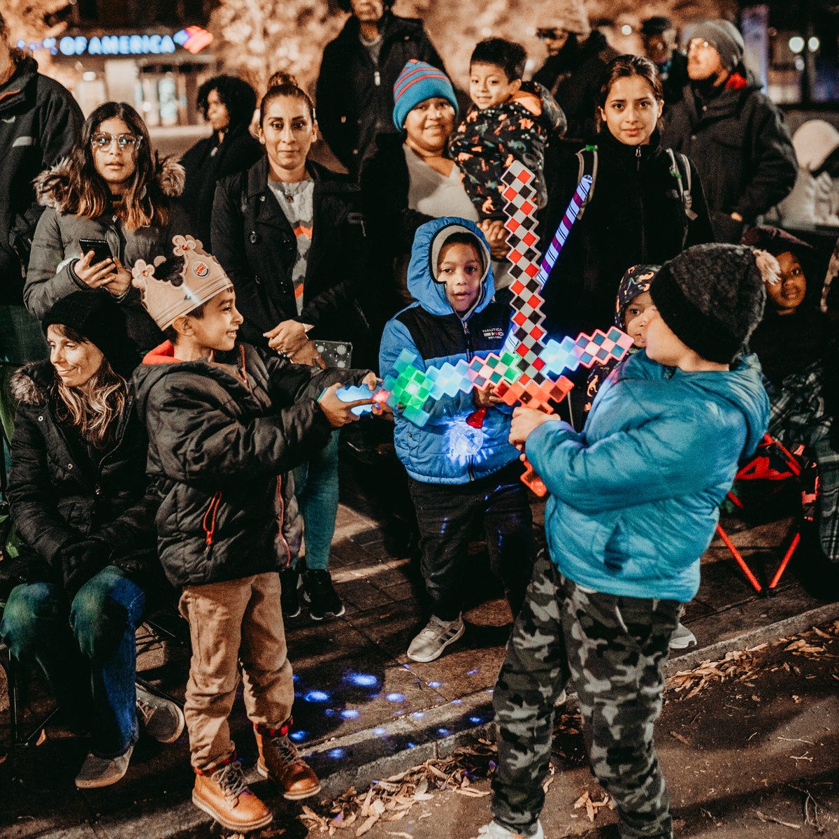 NovantParade's tweet image. Entertain your family this holiday at the Novant Health Thanksgiving Parade! The parade will take place on Thanksgiving EVE, 11/23 at 5:30 pm.
.
.
.
#novanthealth #novanthealththanksgivingparade #thanksgivingparade #cltthanksgiving #cltthanksgivingparade #queencharlotte